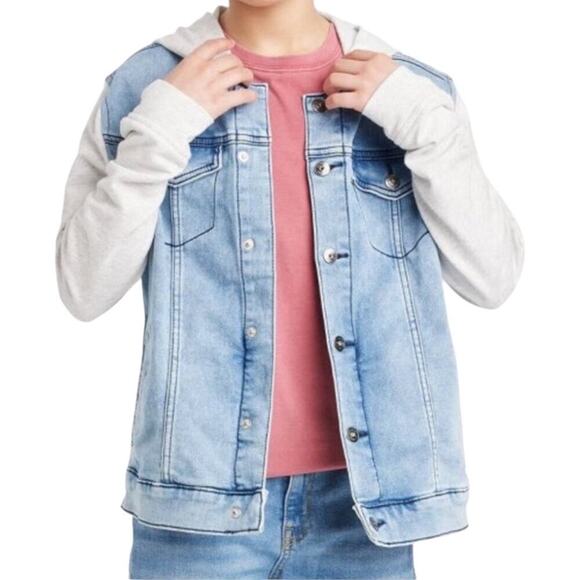 Art Class Light Wash Unisex Denim Button Down Jean Jacket w/ Sweatshirt Hood - Picture 4 of 15